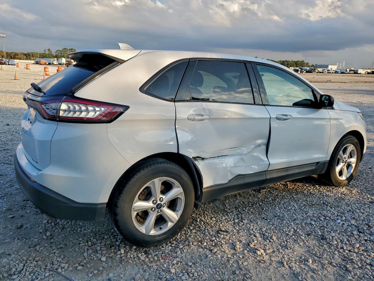 Ford Edge Se Image 10