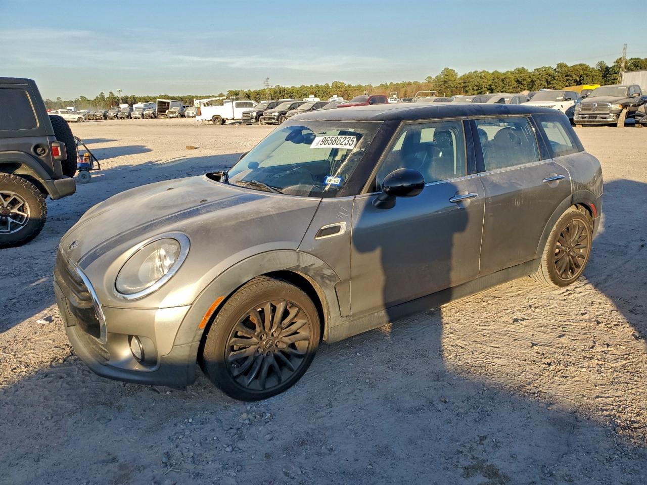 MINI Cooper Clubman Image 1