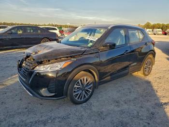  Salvage Nissan Kicks