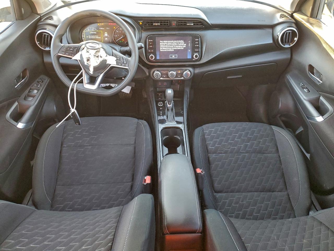 Nissan Kicks Sv Image 8