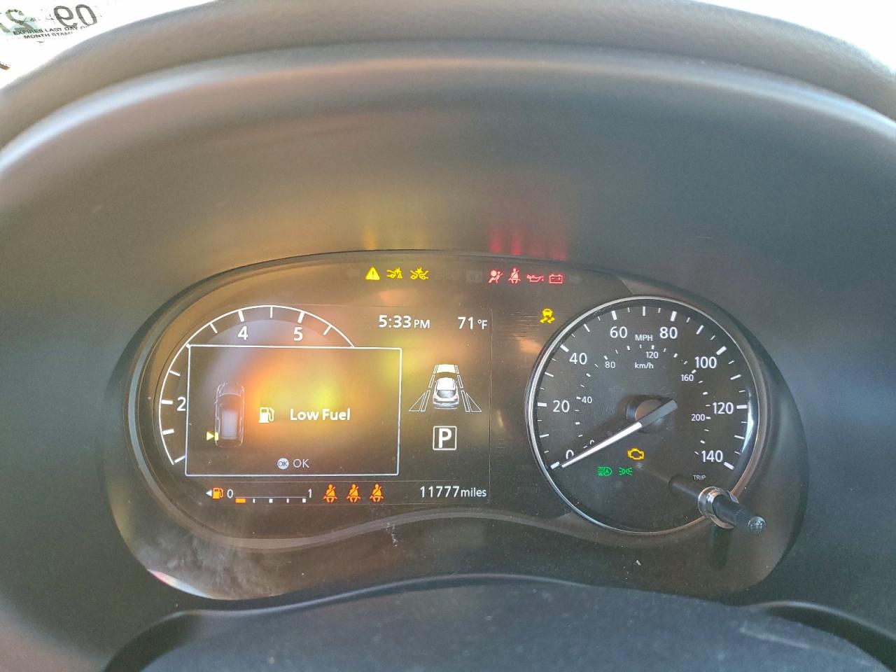 Nissan Kicks Sv Image 12