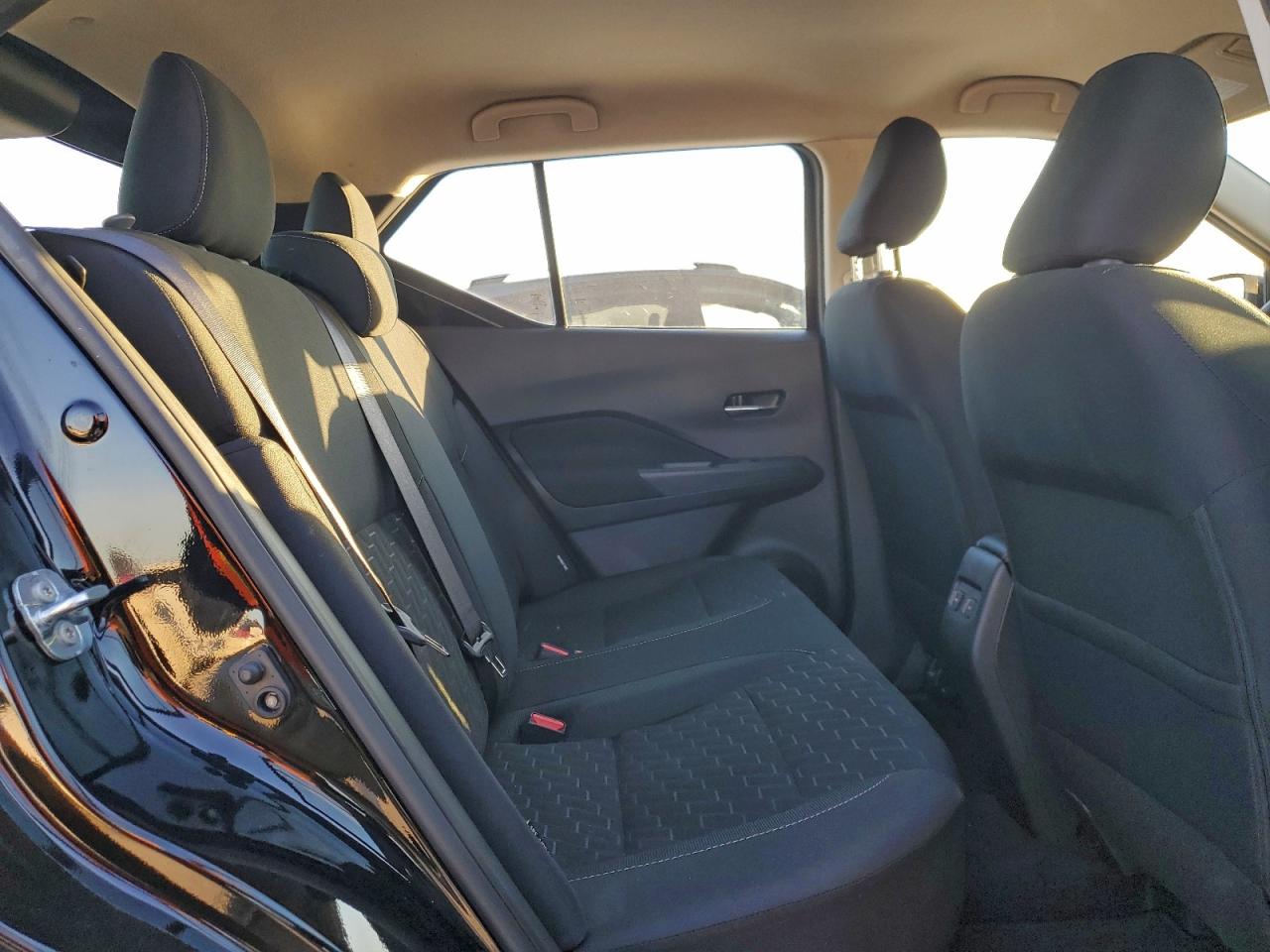 Nissan Kicks Sv Image 11