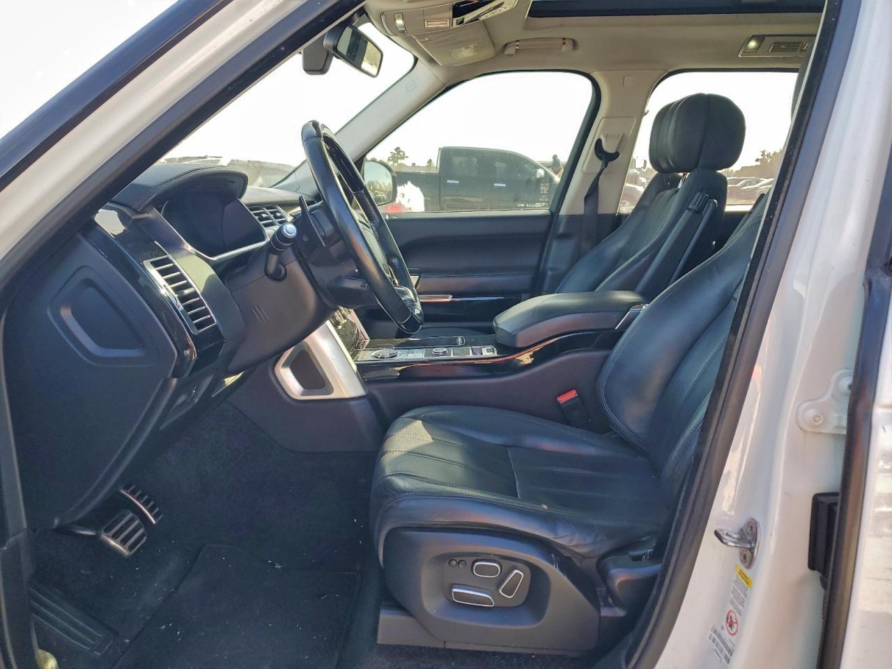 Land Rover Range Rover Supercharged Image 11