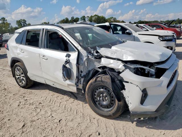 Toyota RAV4 Xle Premium Image 4