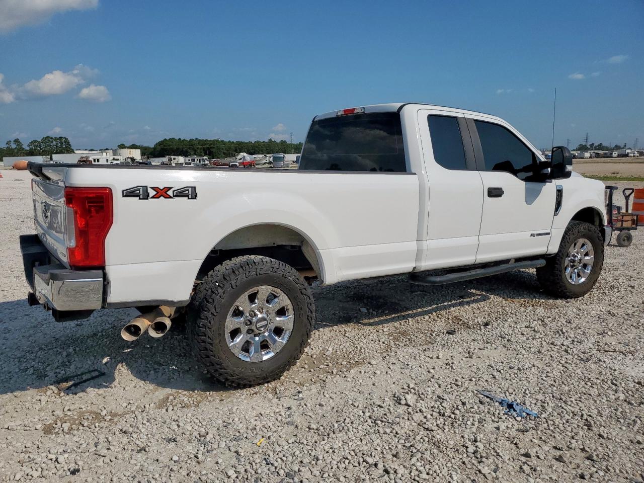 Ford F-250 Super Duty Image 3