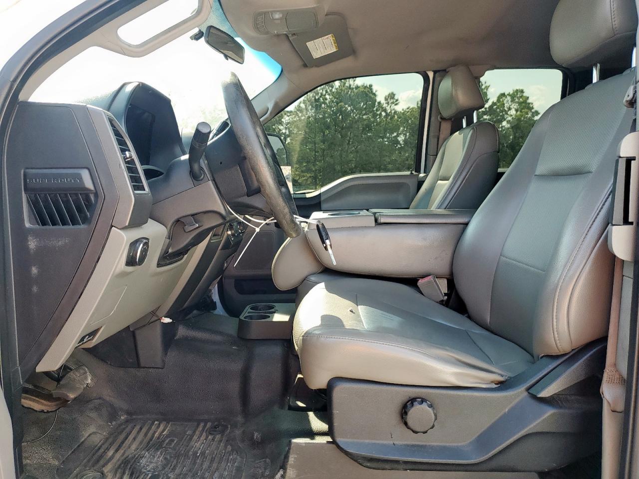 Ford F-250 Super Duty Image 12