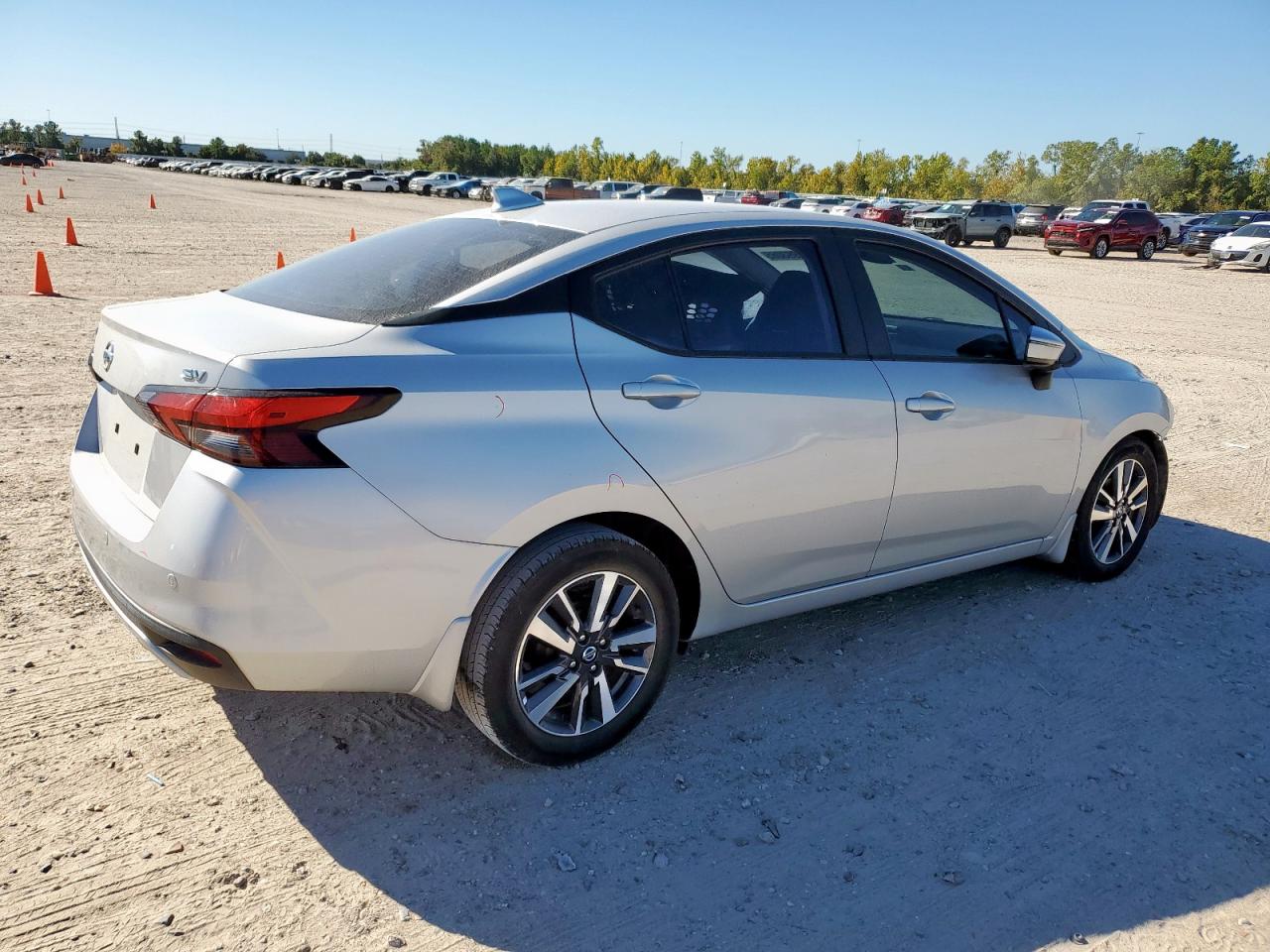 Nissan Versa Sv Image 3