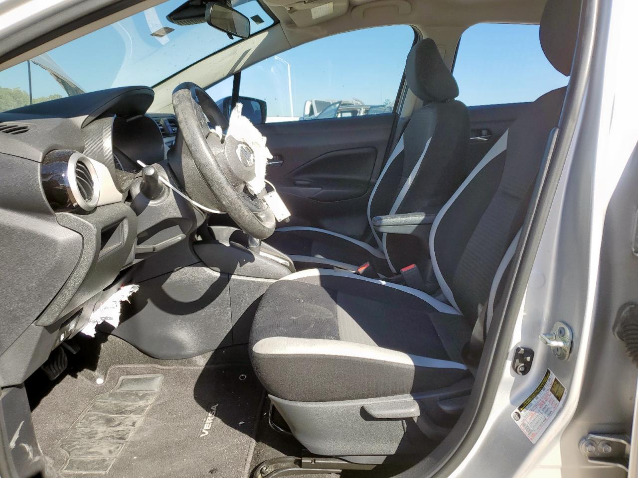 Nissan Versa Sv Image 5