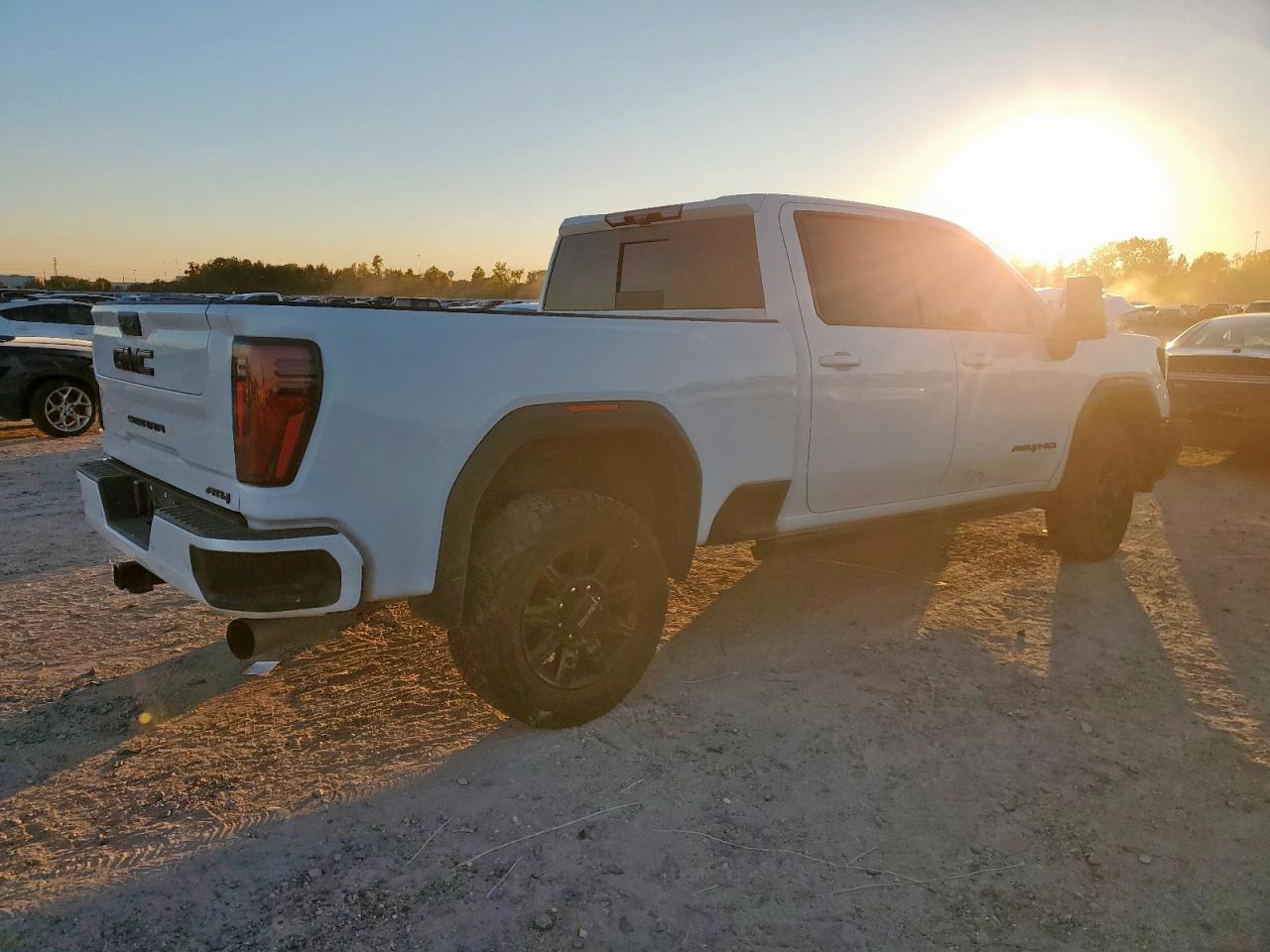 GMC Sierra K2500 At4 Image 2