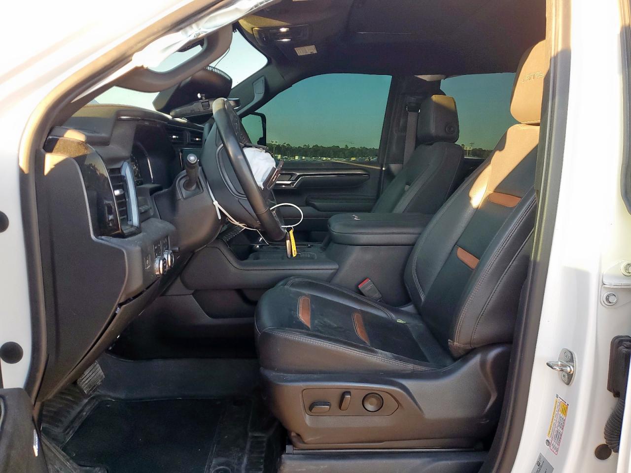 GMC Sierra K2500 At4 Image 7