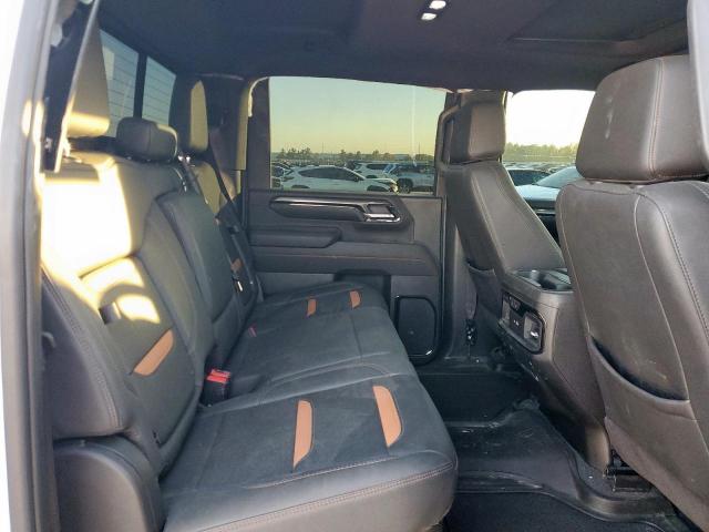 GMC Sierra K2500 At4 Image 8