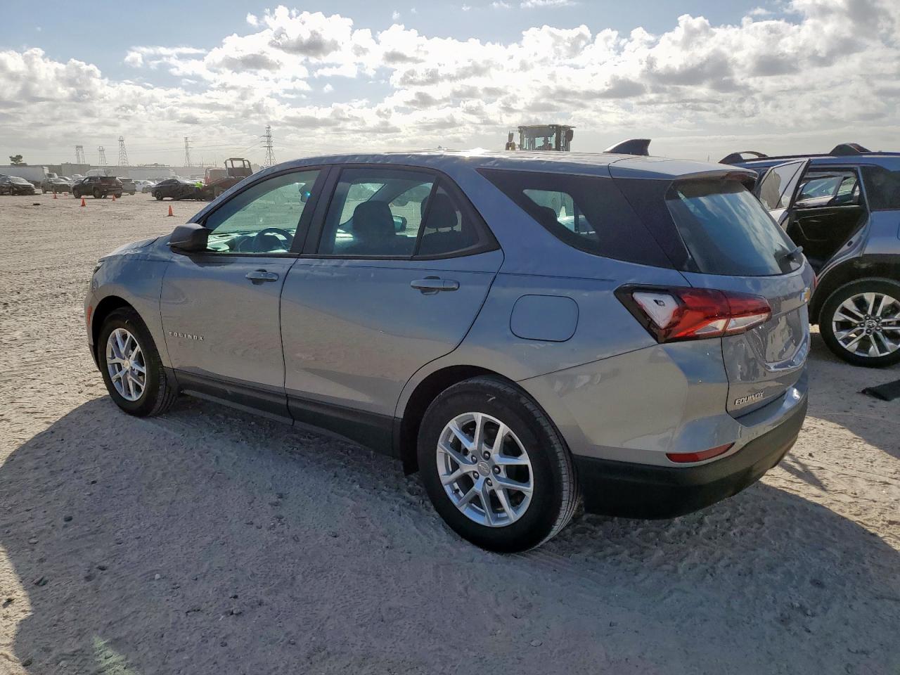 Chevrolet Equinox Ls Image 6