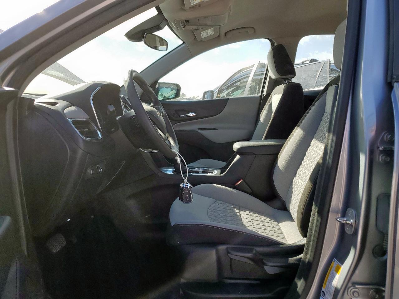 Chevrolet Equinox Ls Image 8