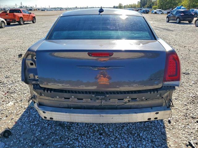 Chrysler 300 Touring Image 5