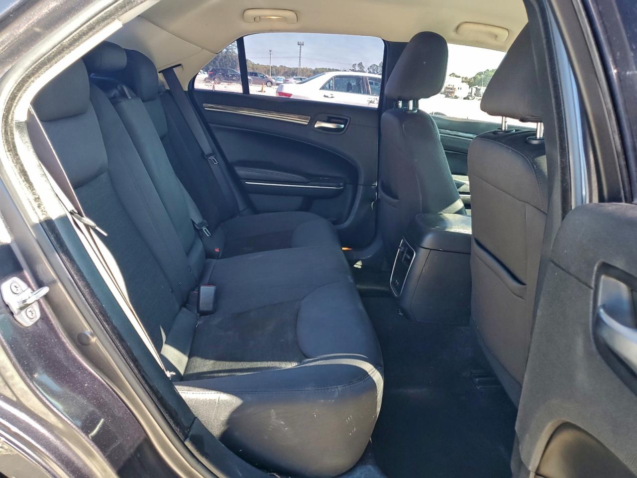 Chrysler 300 Touring Image 9