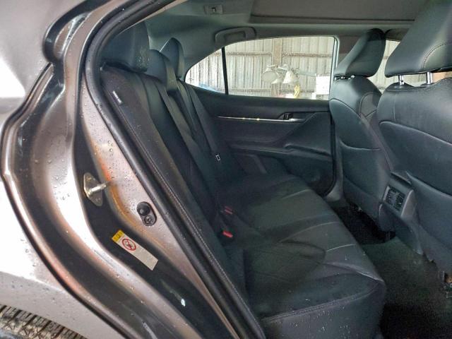 Toyota Camry L Image 10