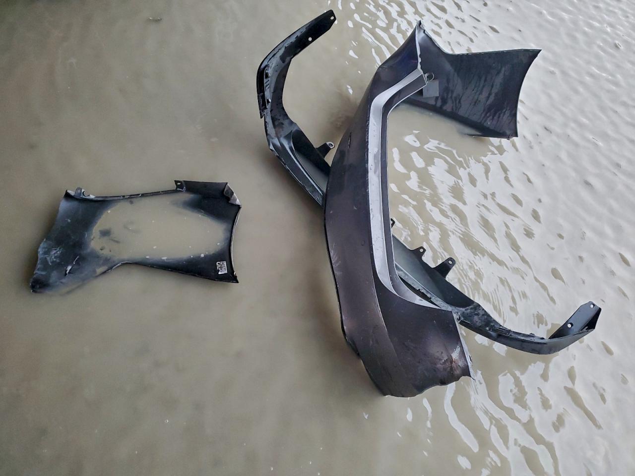 Toyota Camry L Image 11