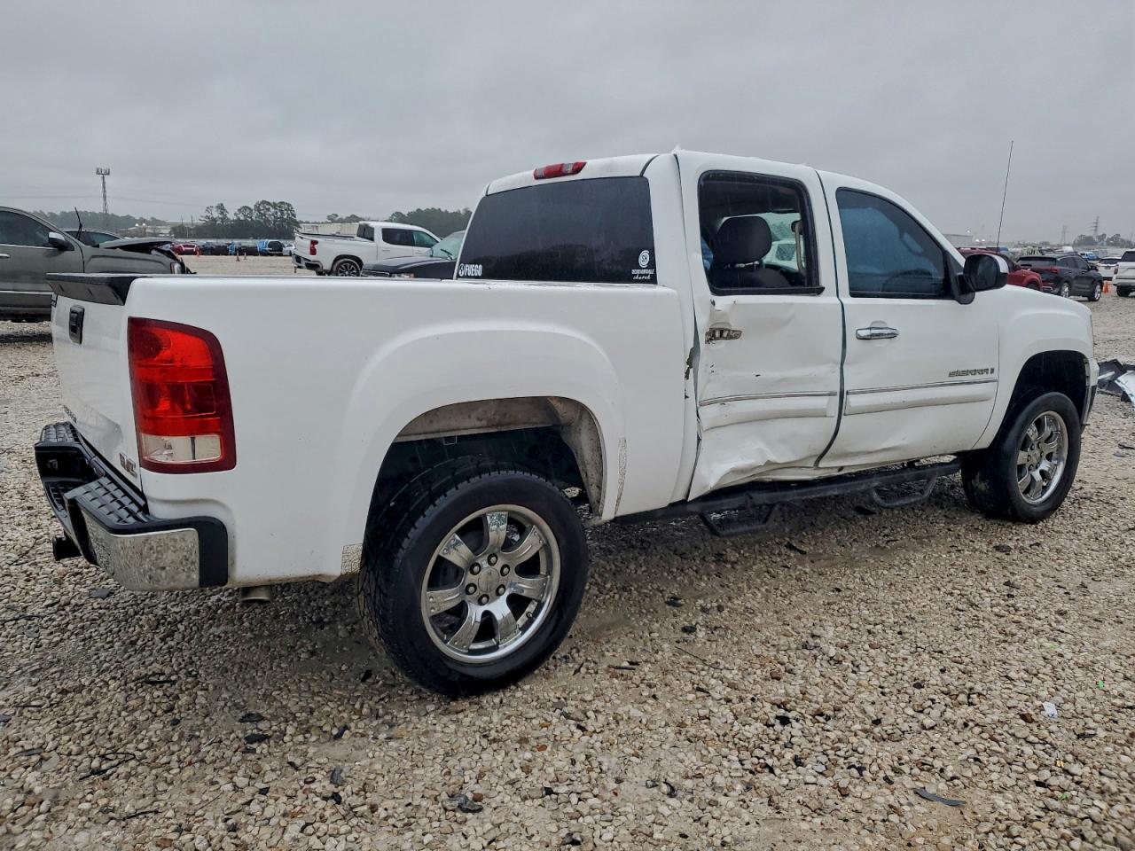 GMC Sierra C1500 Sle Image 2