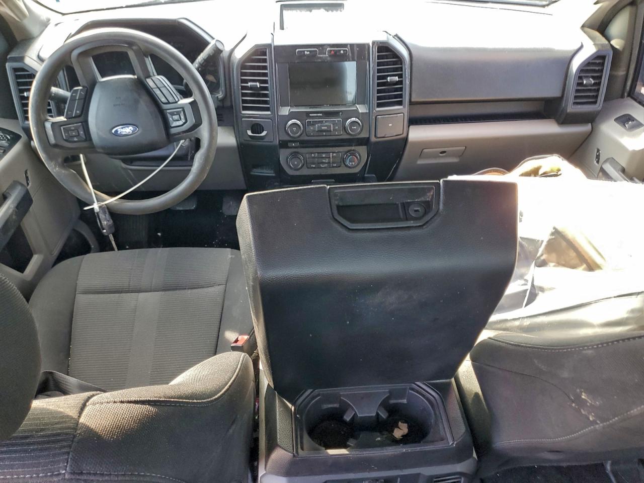 Ford F-150 Supercrew Image 6