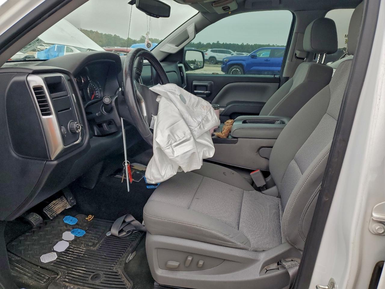 Chevrolet Silverado C1500 Lt Image 10