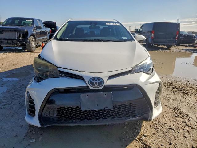 Toyota Corolla L Image 9