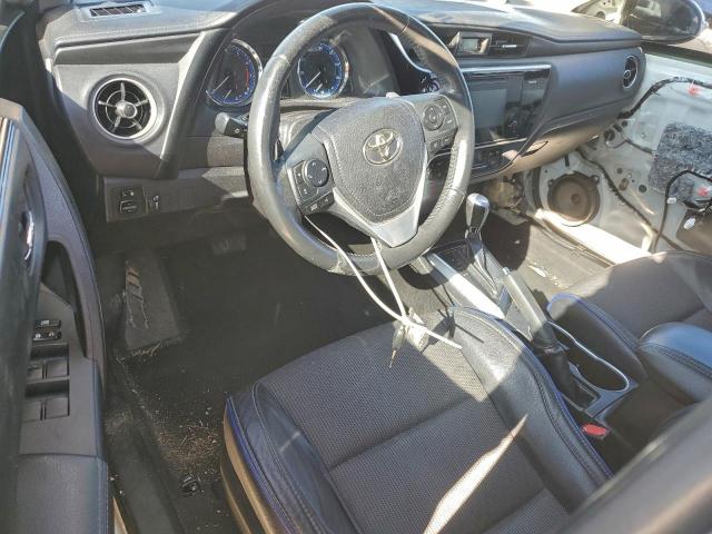 Toyota Corolla L Image 11