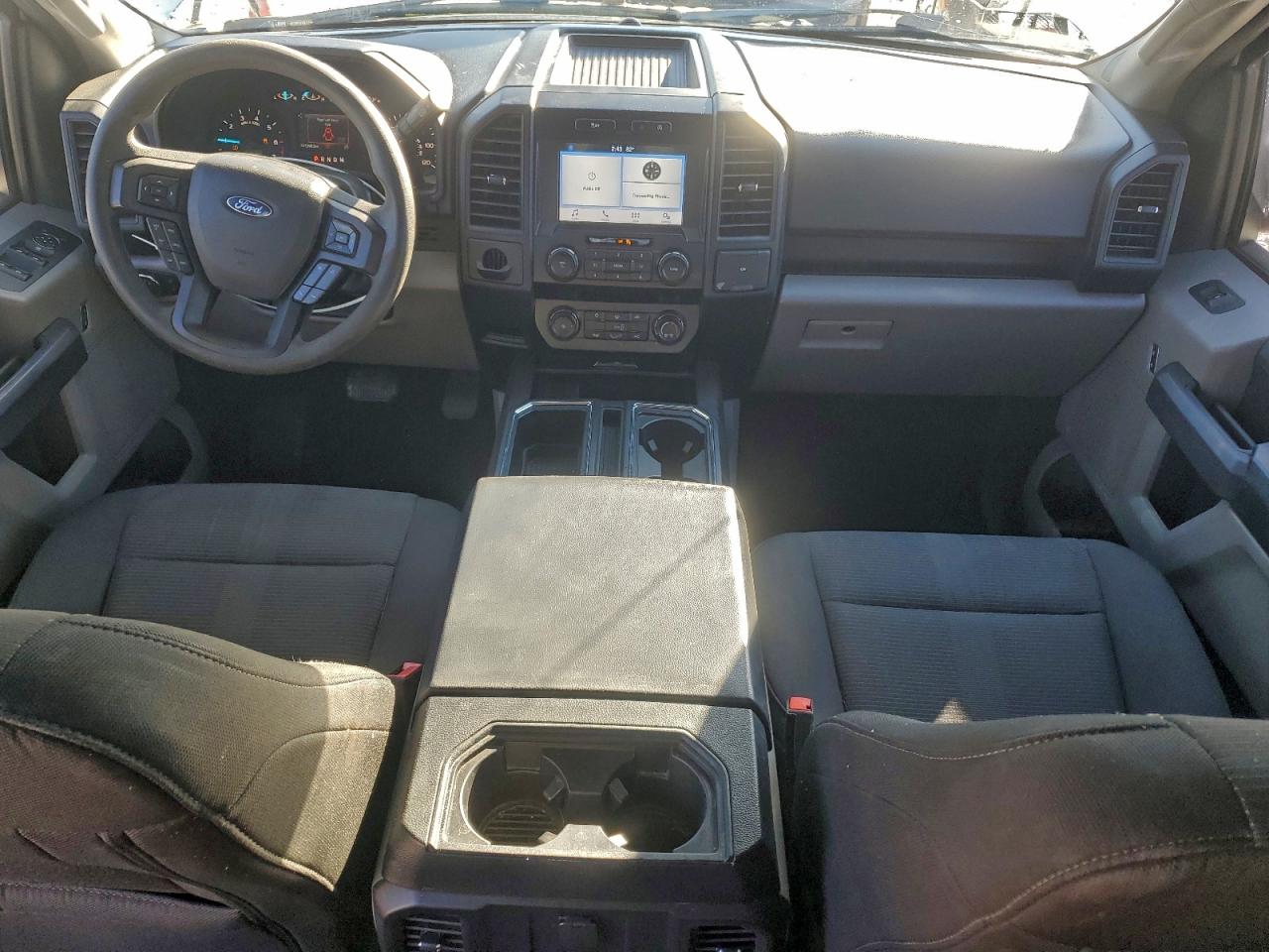 Ford F-150 Supercrew Image 6