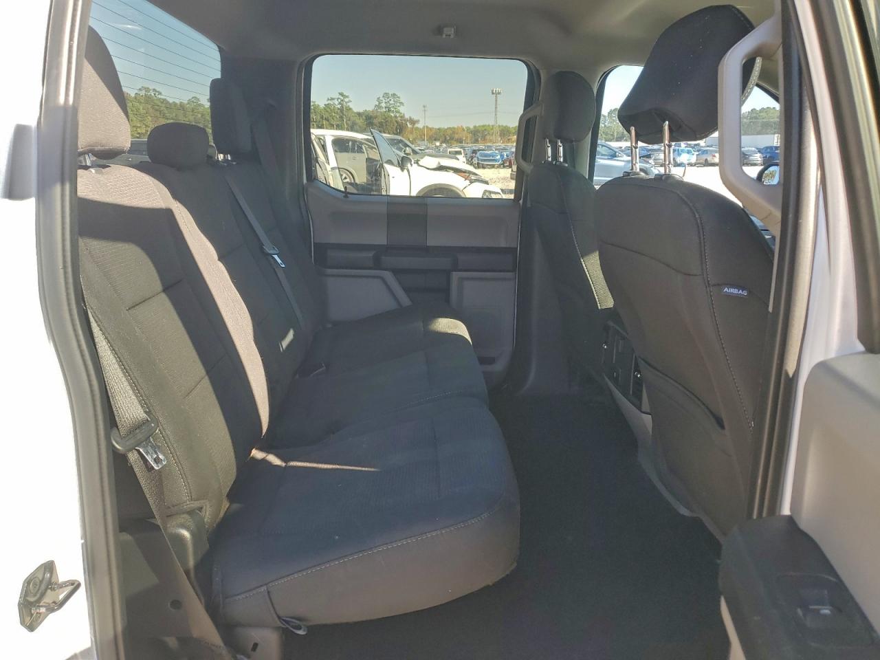 Ford F-150 Supercrew Image 11