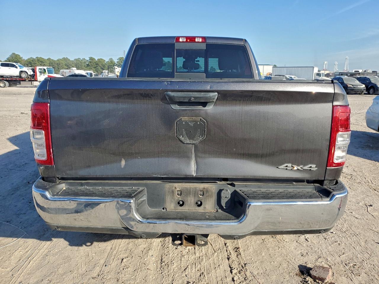 Ram 2500 Tradesman Image 2