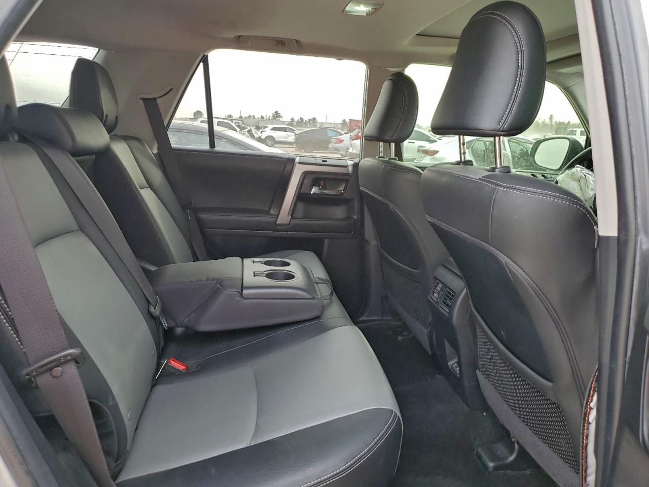 Toyota 4Runner Sr5 Image 9