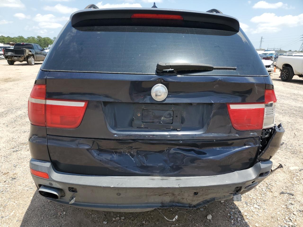 BMW X Series 4.8i Image 5