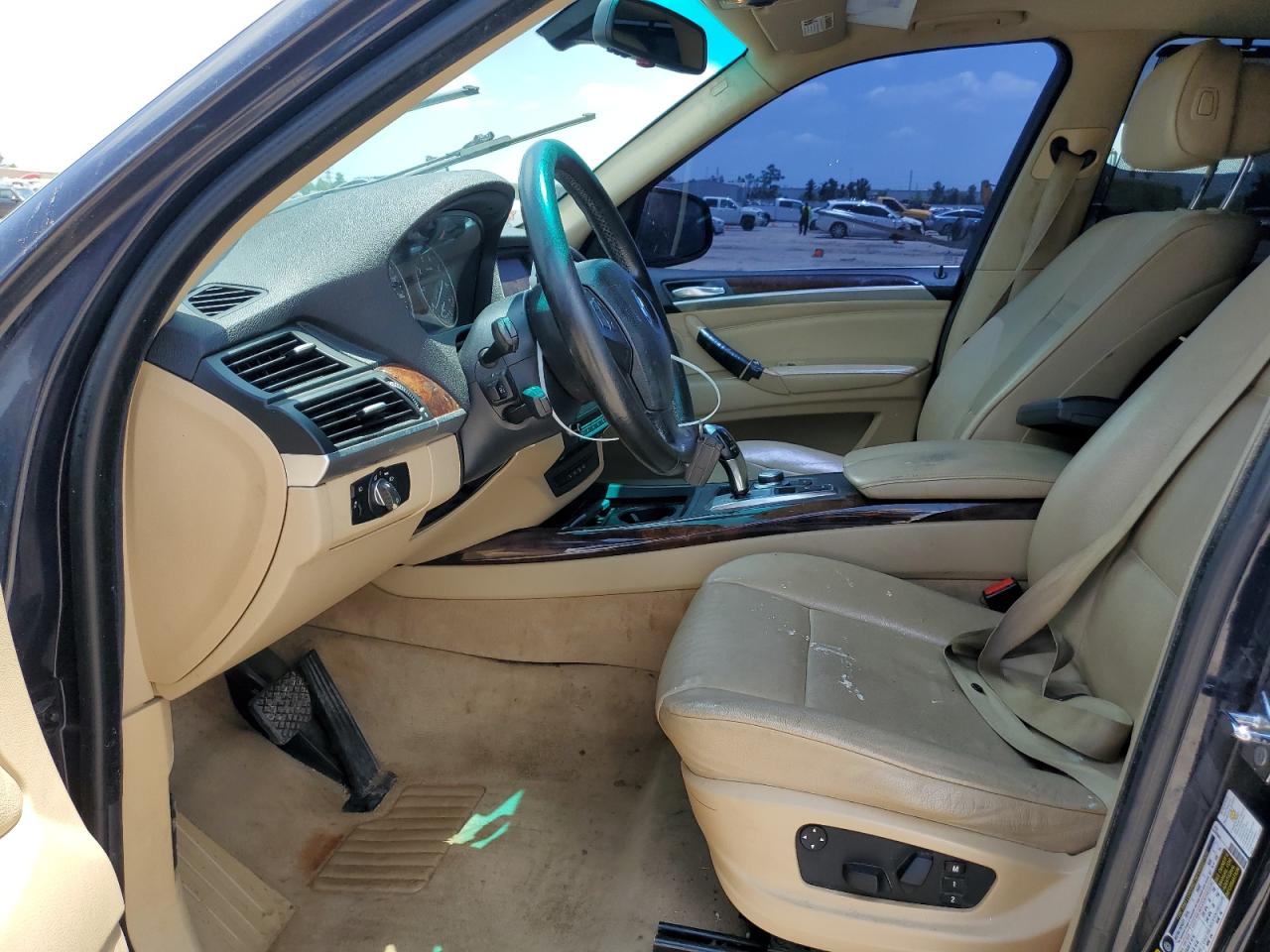 BMW X Series 4.8i Image 4