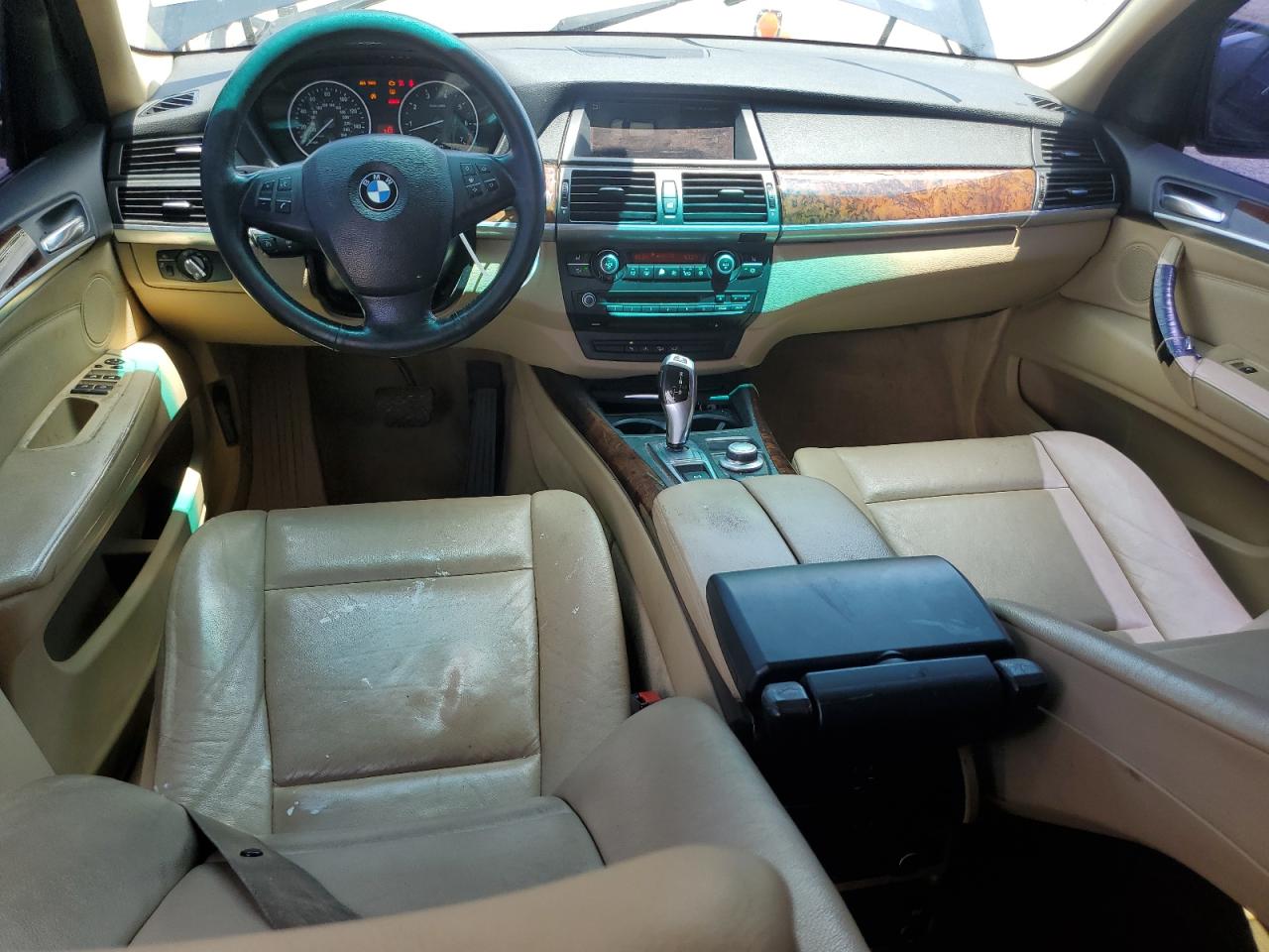 BMW X Series 4.8i Image 9