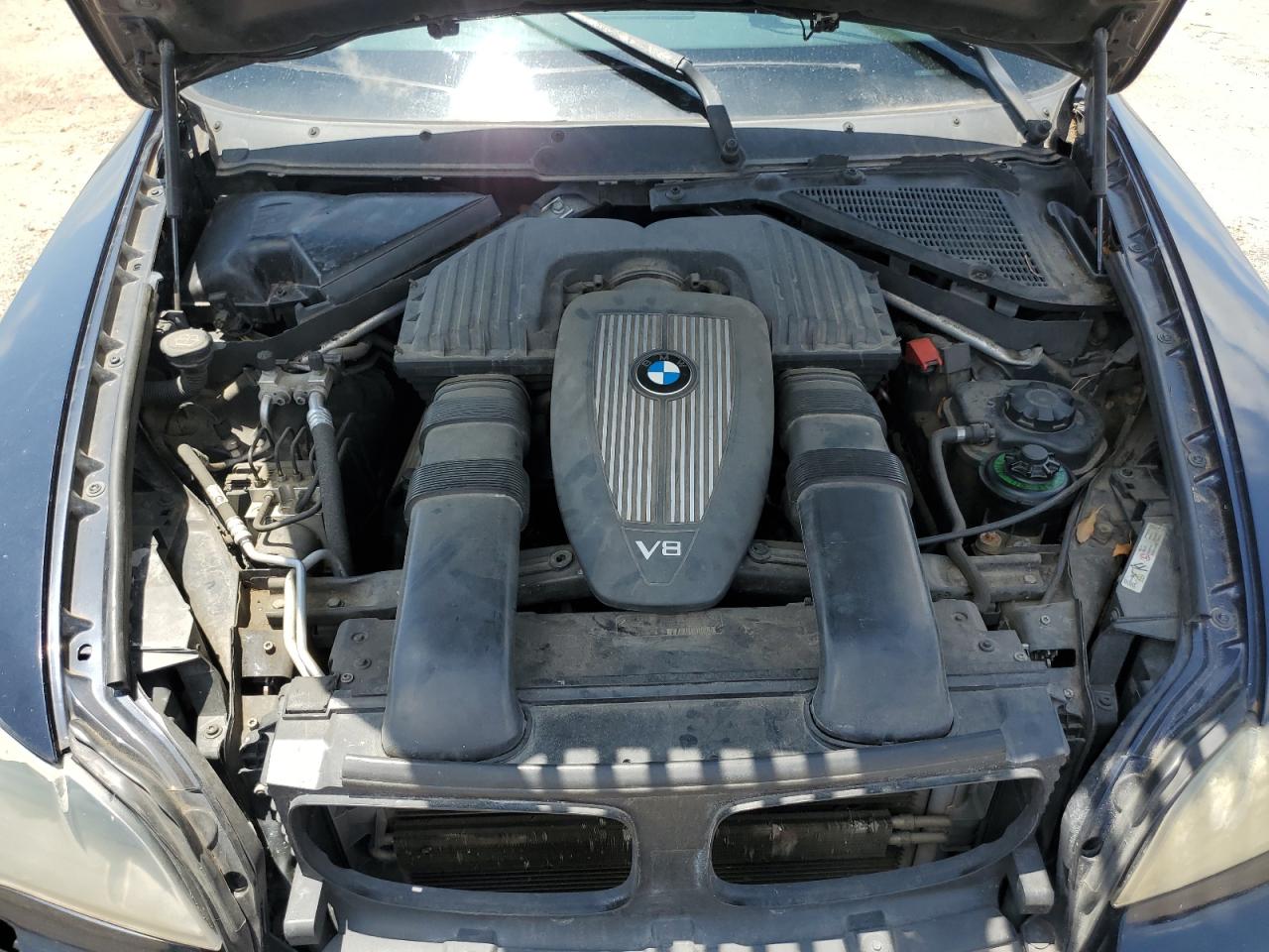 BMW X Series 4.8i Image 10