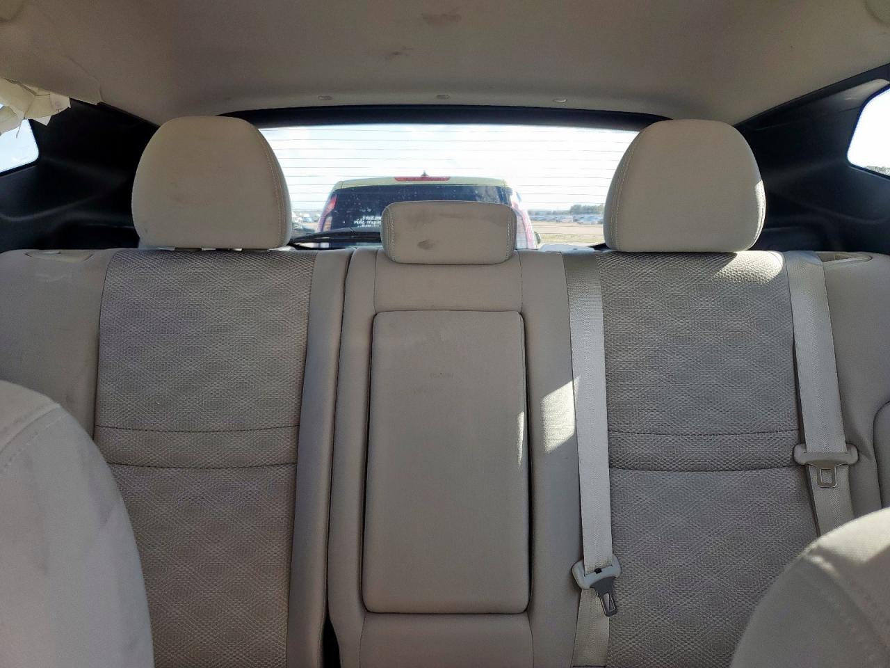 Nissan Rogue S Image 9