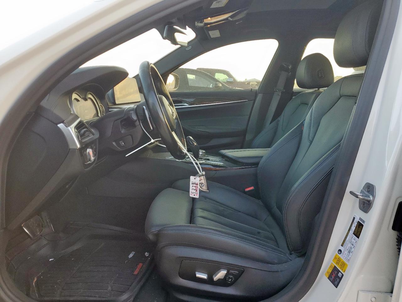 BMW 5 Series Image 10