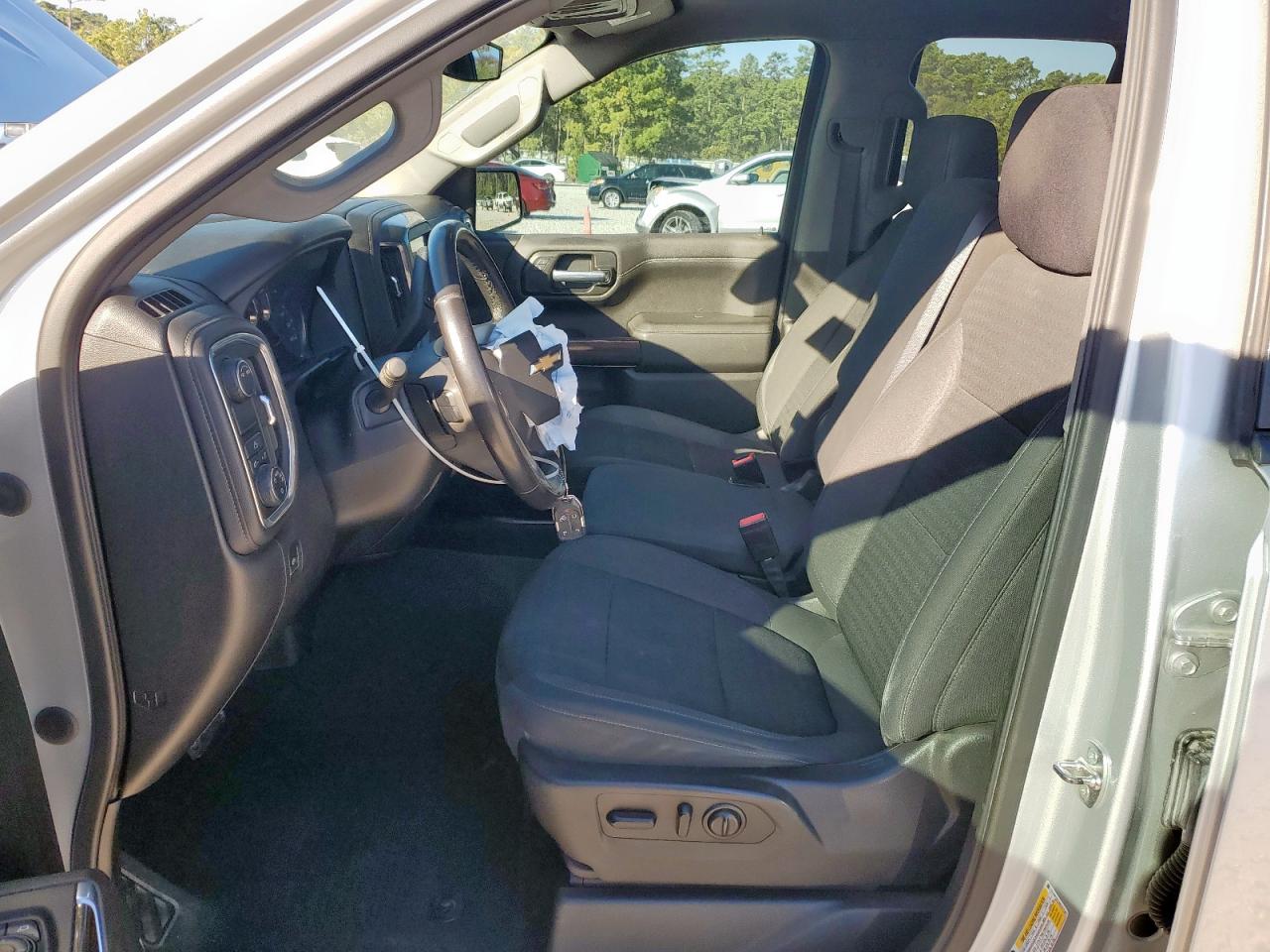 Chevrolet Silverado C1500 Lt Image 7