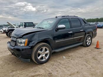  Salvage Chevrolet Avalanche