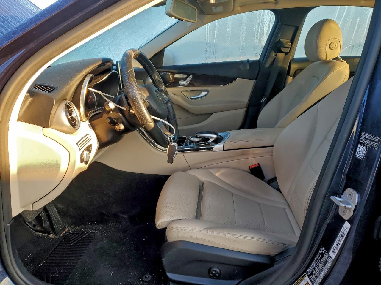 Mercedes-Benz C-Class 300 Image 7