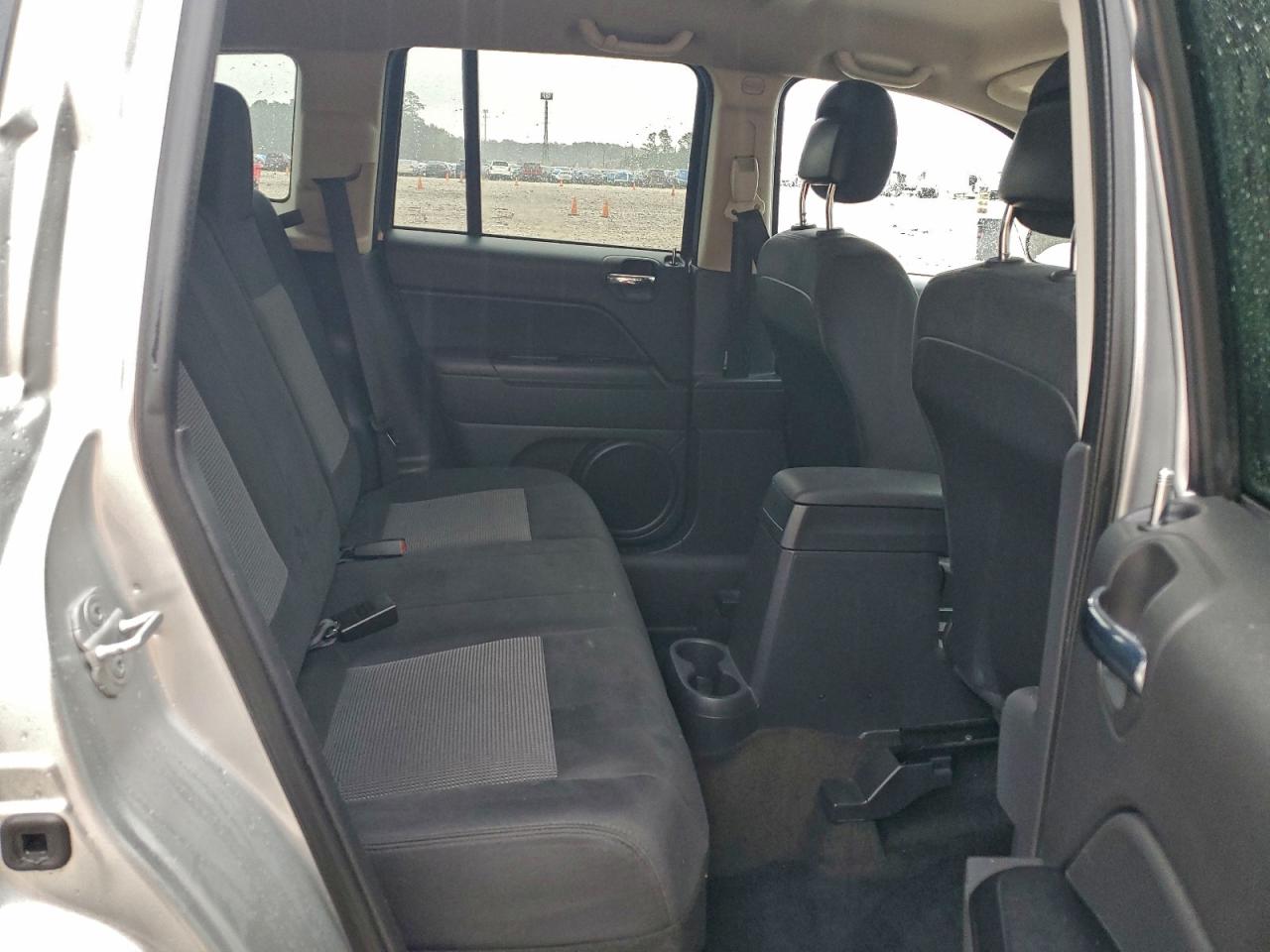 Jeep Compass Sport Image 12