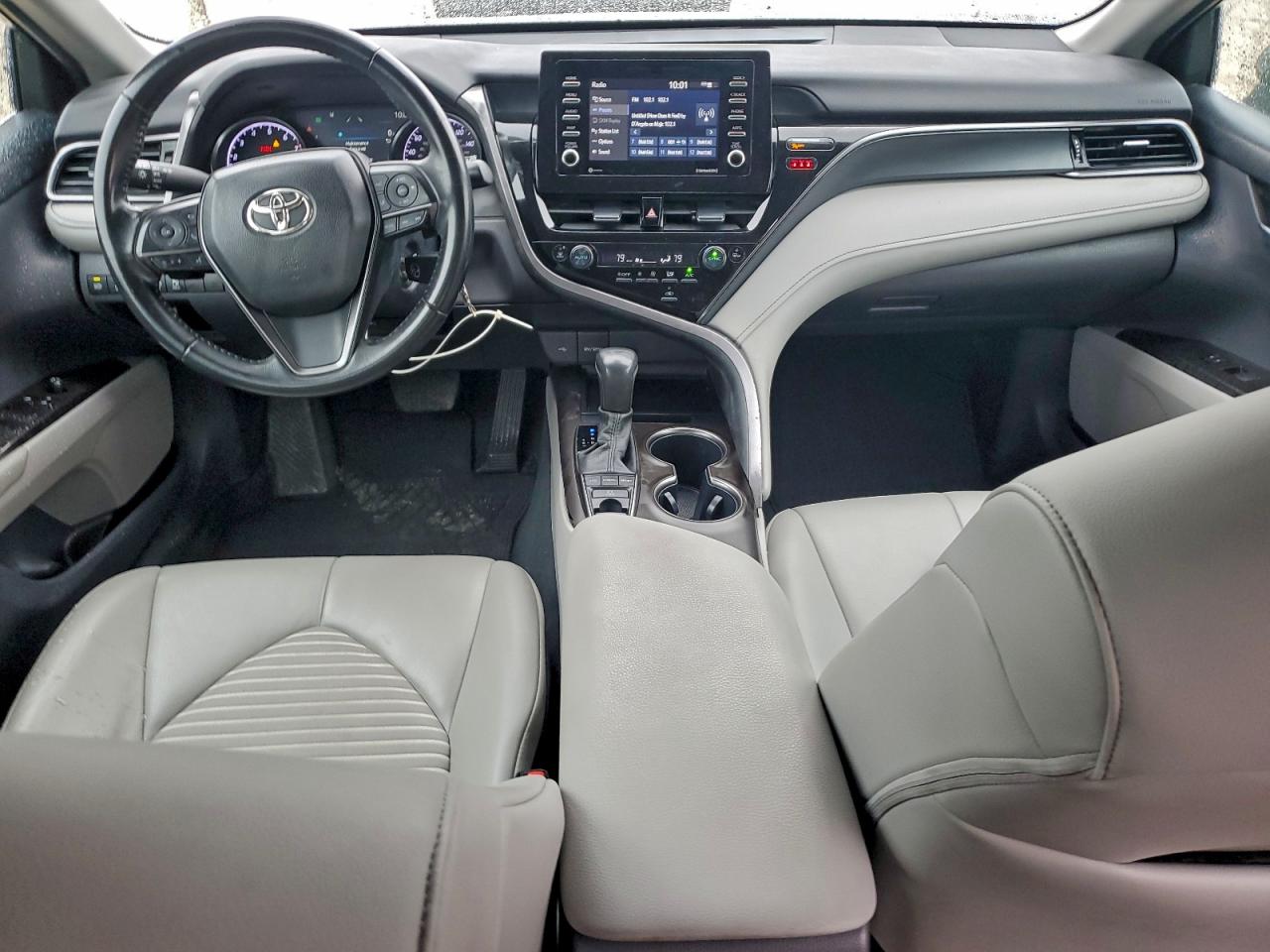 Toyota Camry Se Night Shade Image 9