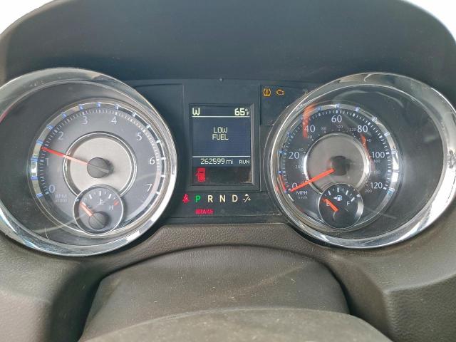 Chrysler Minivan Touring Image 6