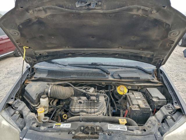 Chrysler Minivan Touring Image 2