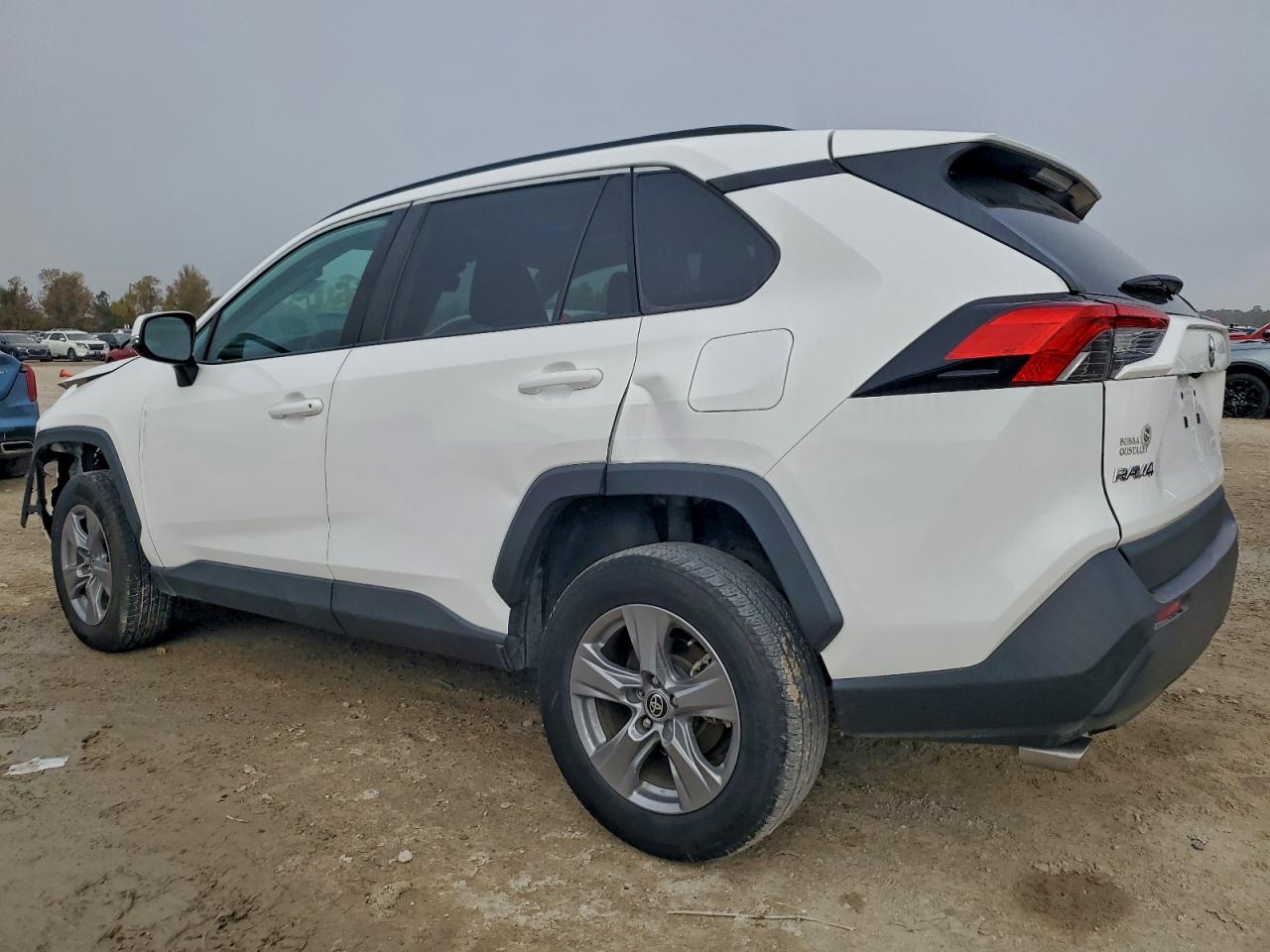 Toyota RAV4 Xle Image 2