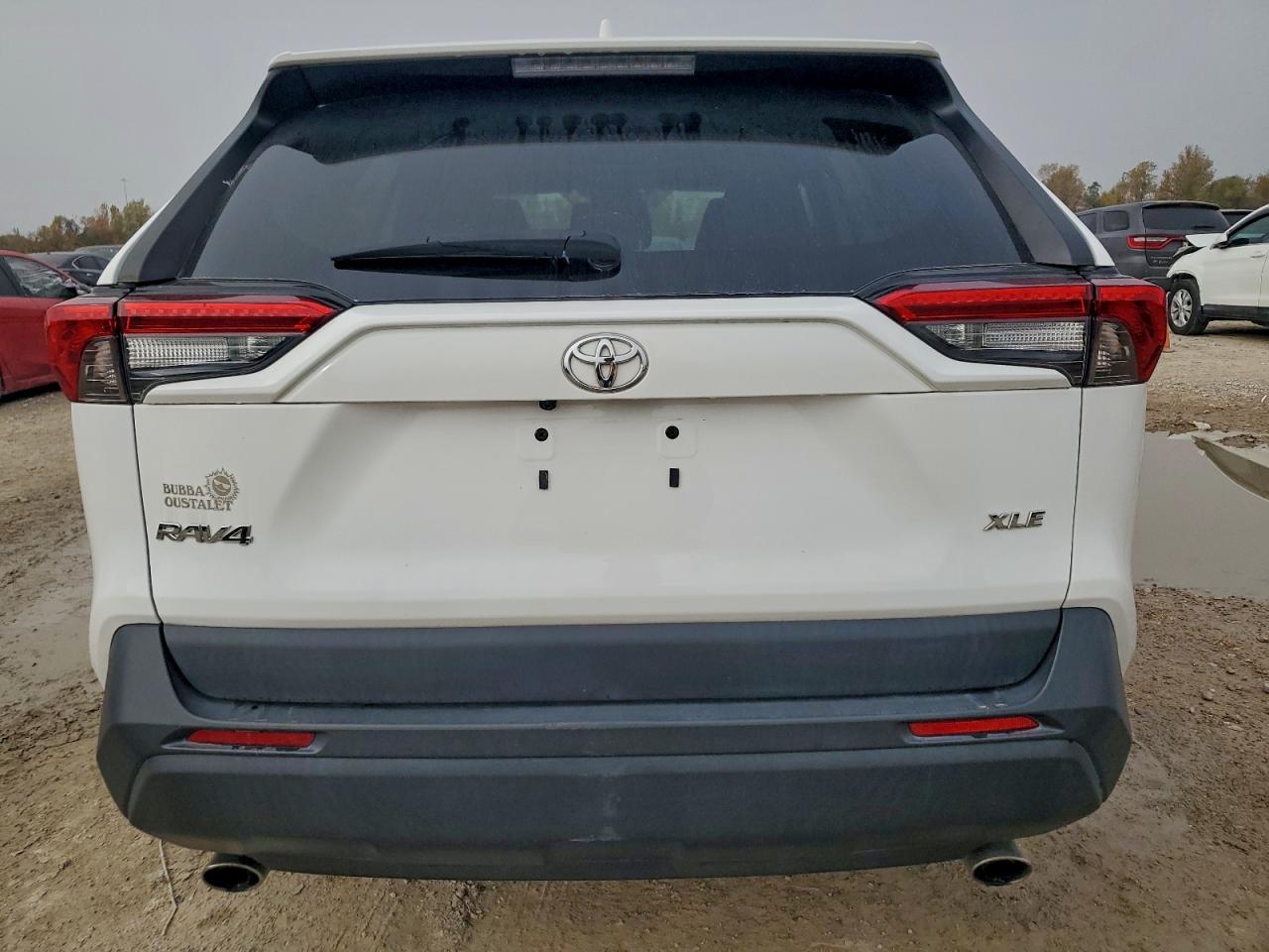 Toyota RAV4 Xle Image 6