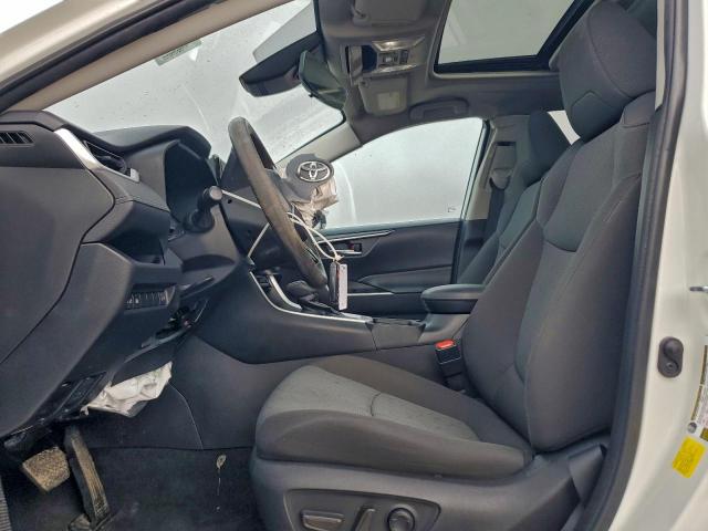 Toyota RAV4 Xle Image 5