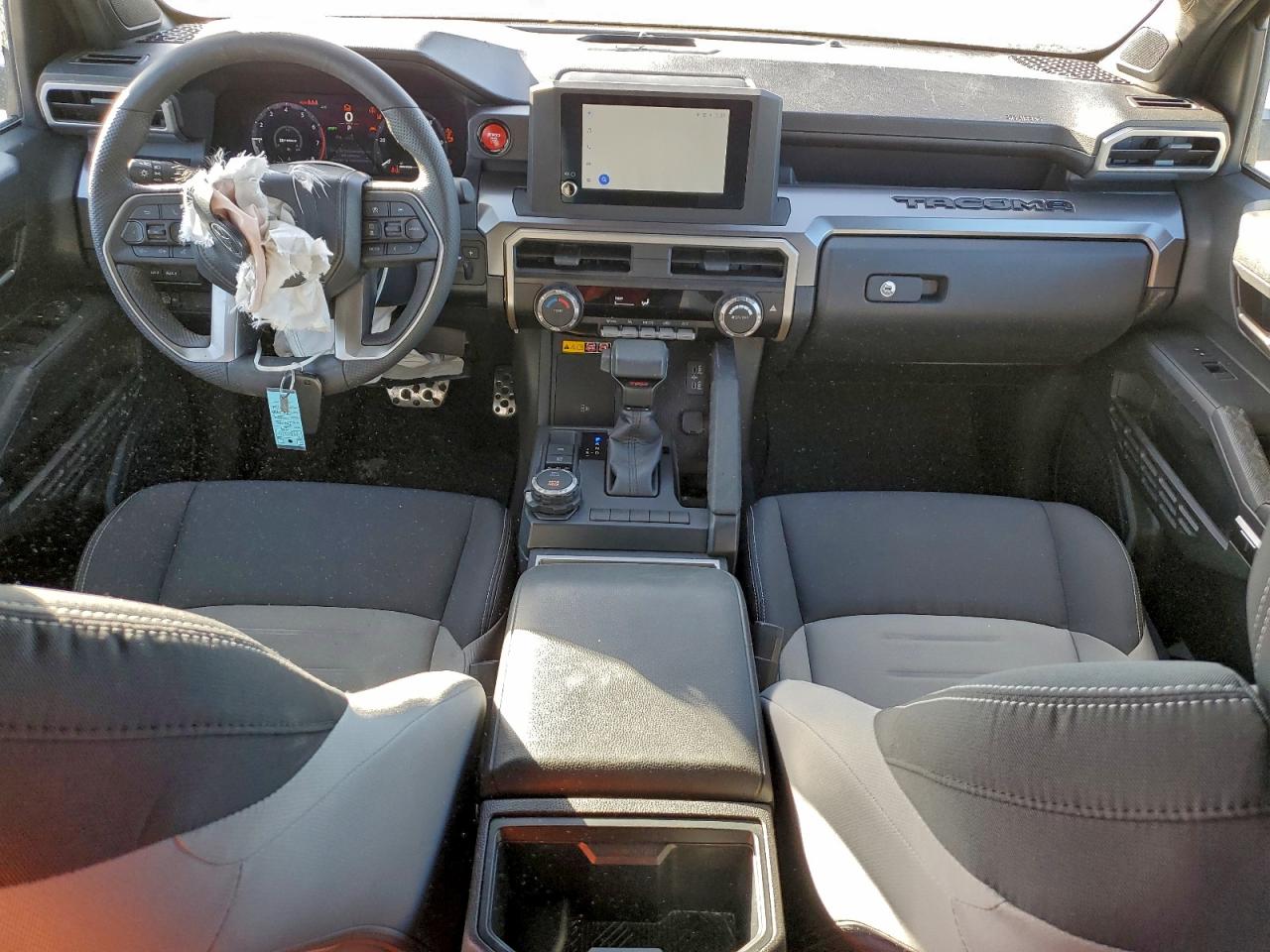 Toyota Tacoma Double Cab Image 3