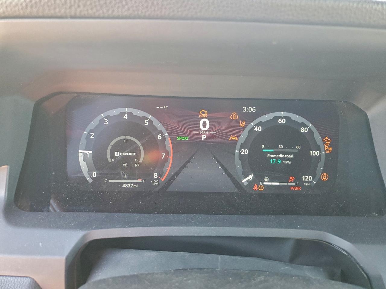 Toyota Tacoma Double Cab Image 4