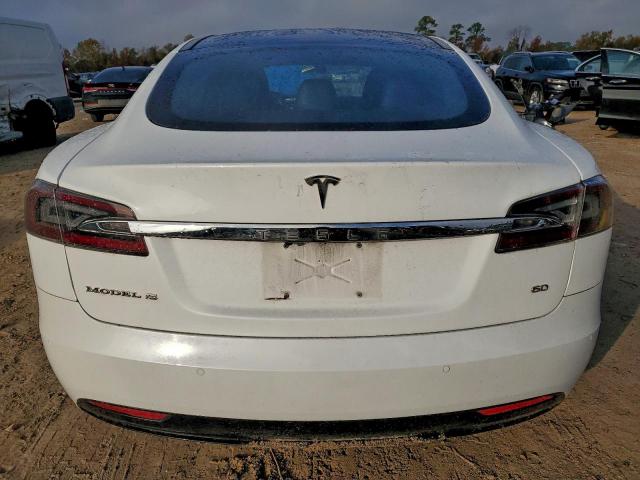 Tesla Model S Image 12