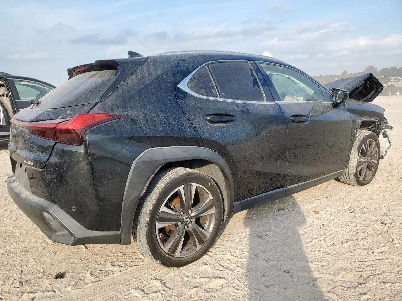 Lexus Ux 200 Image 3